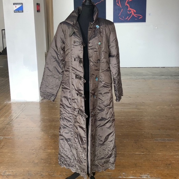 Vintage Expresso Brown Eyelet detailed coat - Picture 1 of 14